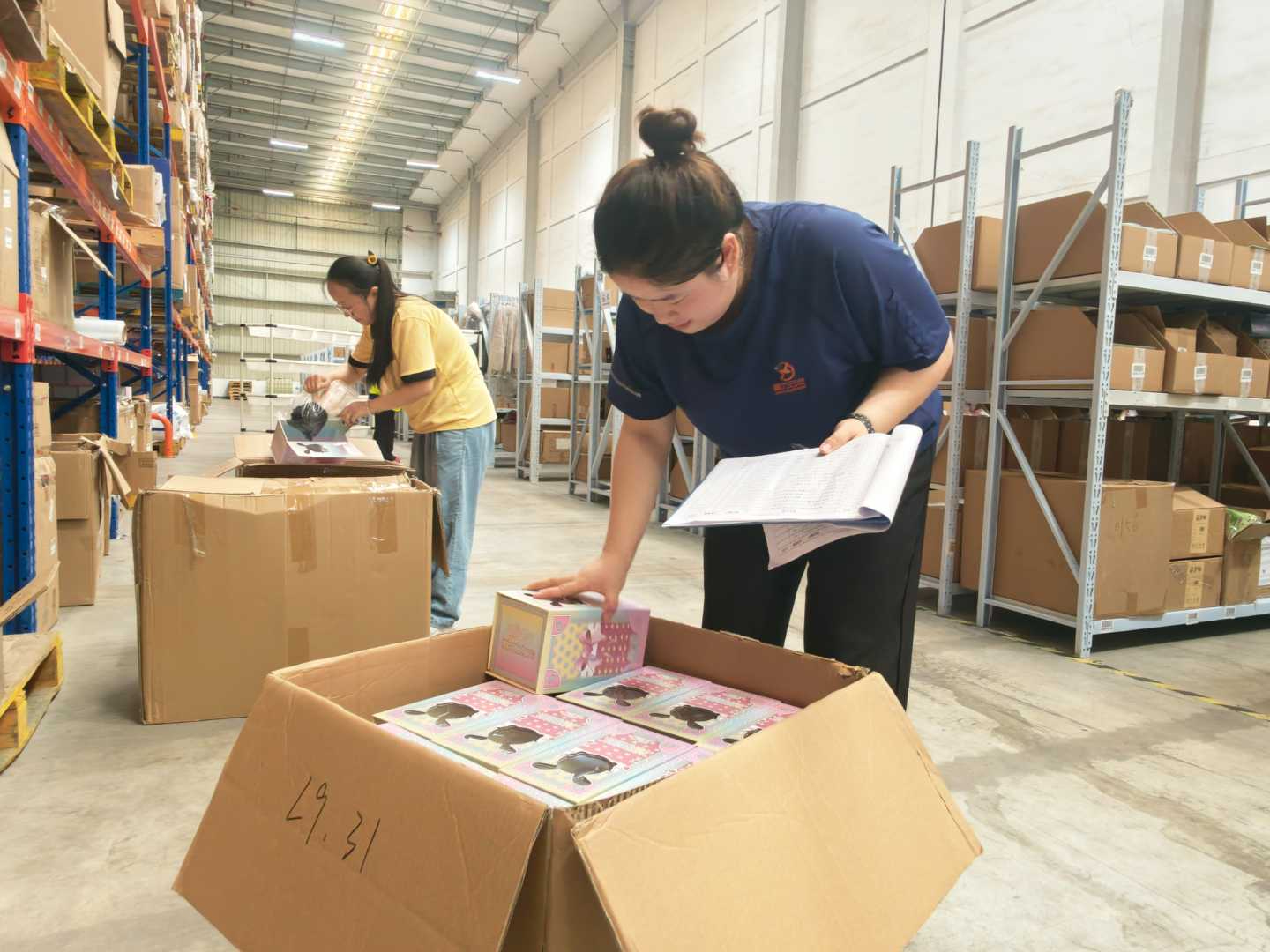 上海电商仓储外包:礼盒货品易破损?星力云仓 5 年仓经验护角缓冲封装