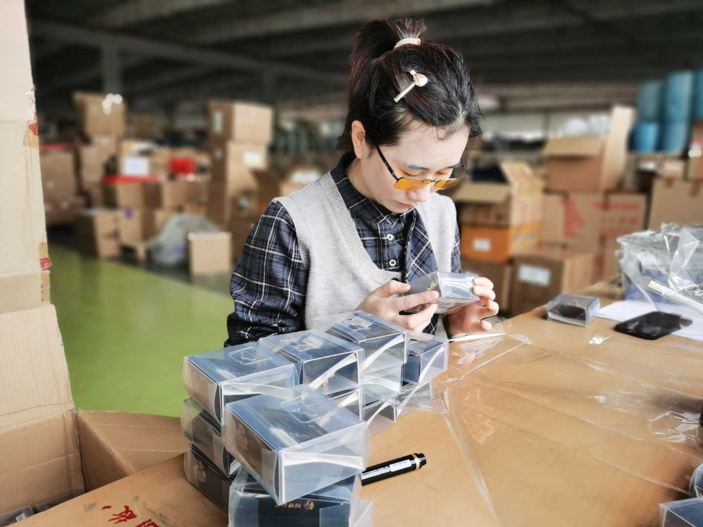 上海云仓代发货：拖鞋鞋品防脏污？星力云仓 4 年仓经验防尘分区管理